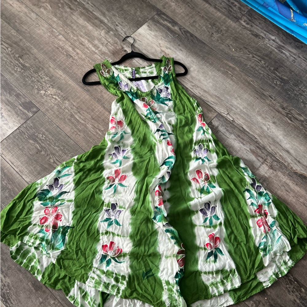 Women’s Kerchief Green and White Floral Tie-Dye Dress - large. S1
